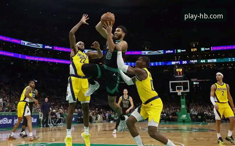 资深球迷分享：从湖人险胜步行者，看HB火博体育手机客户端如何提升观赛深度